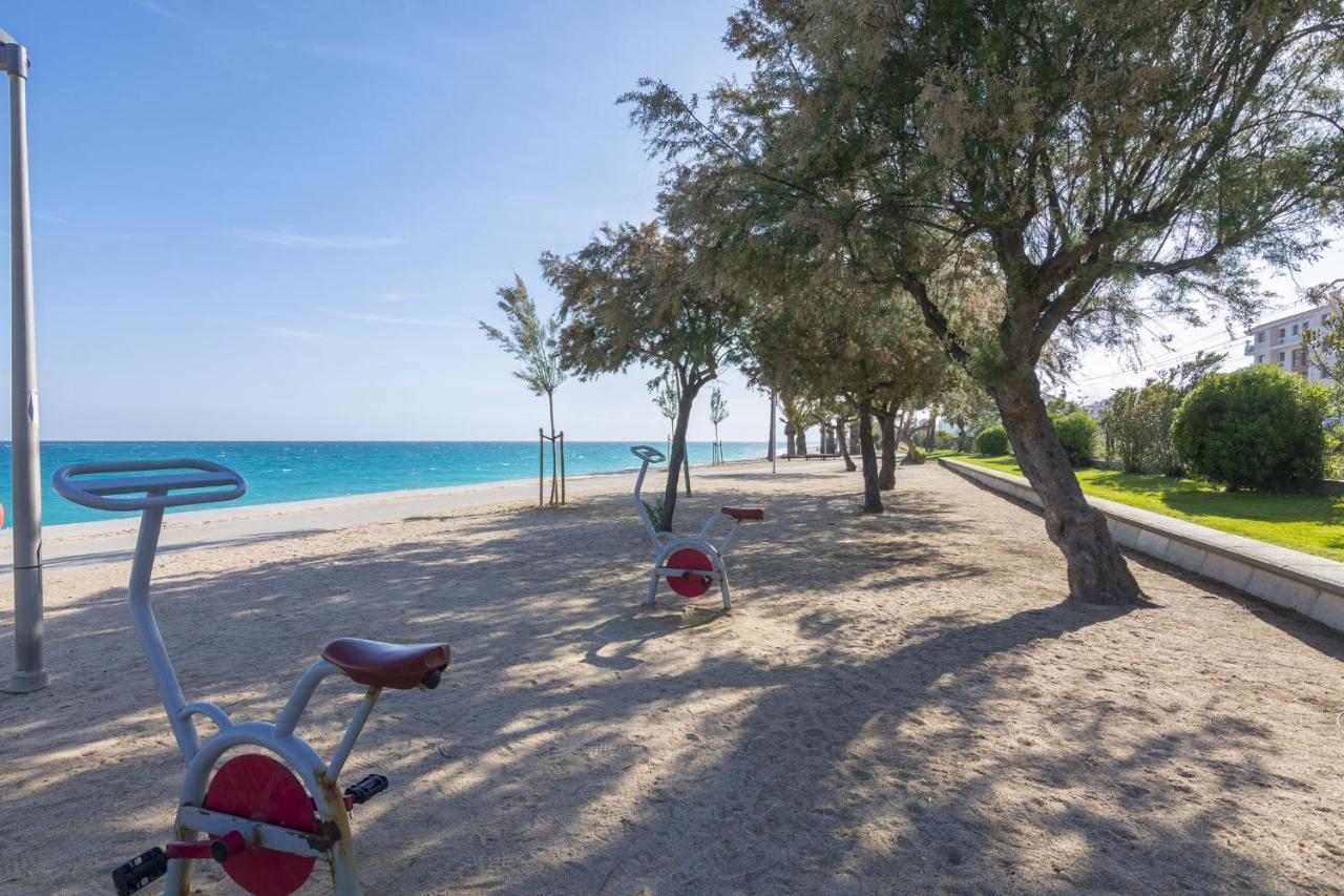 Homeholidaysrentals Margot - Costa Barcelona Пинеда де Мар Екстериор снимка
