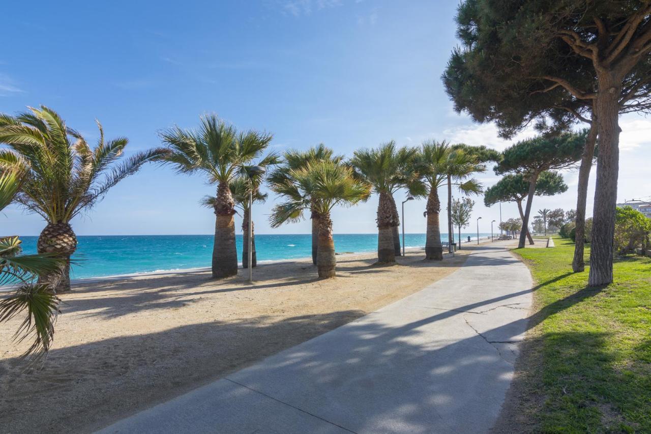 Homeholidaysrentals Margot - Costa Barcelona Пинеда де Мар Екстериор снимка