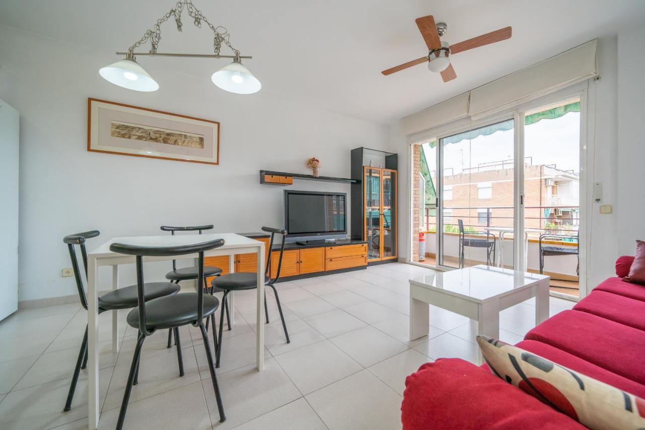 Homeholidaysrentals Margot - Costa Barcelona Пинеда де Мар Екстериор снимка