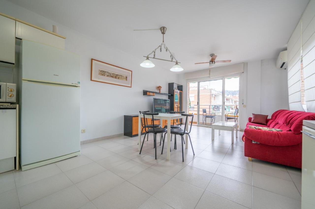 Homeholidaysrentals Margot - Costa Barcelona Пинеда де Мар Екстериор снимка